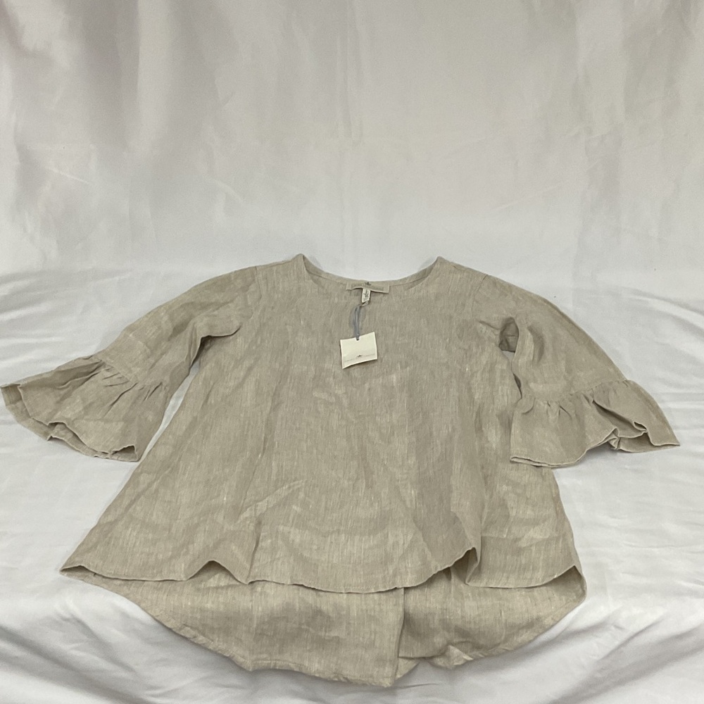 NWT Woman’s 3/4 sleeve Crown Linen Designs